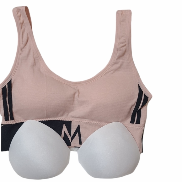 Sport bras - Picture 5 of 6